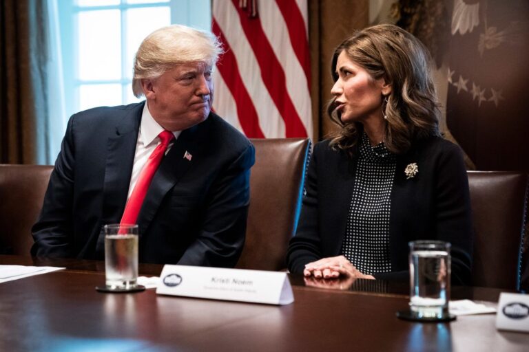 Trump : “Mwen pat okouran Kristi Noem pral depanse $220M nan piblisite”
