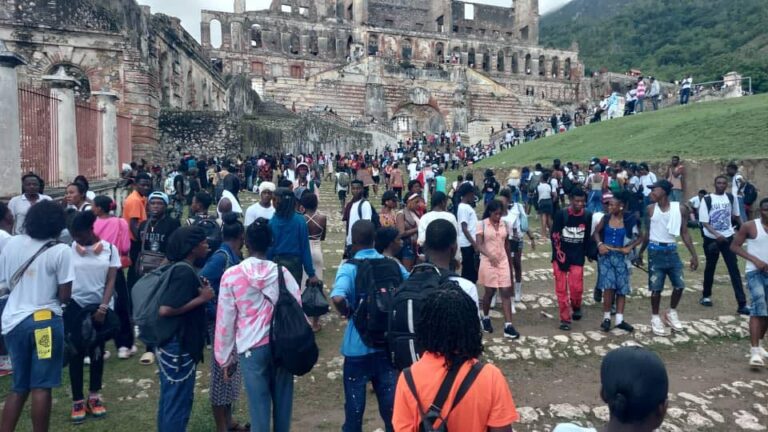 Ayiti : gwo dram nan Sitadèl Henry, pou pi piti 30 moun mouri aprè yon malèz nan espas la